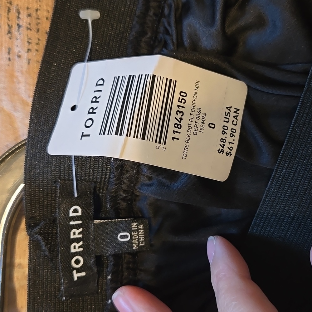 Torrid skirt new tags black and white polka dots - Picture 2 of 3